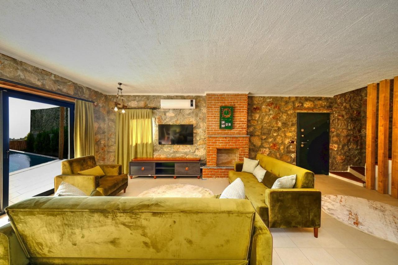 Cardin Villa *