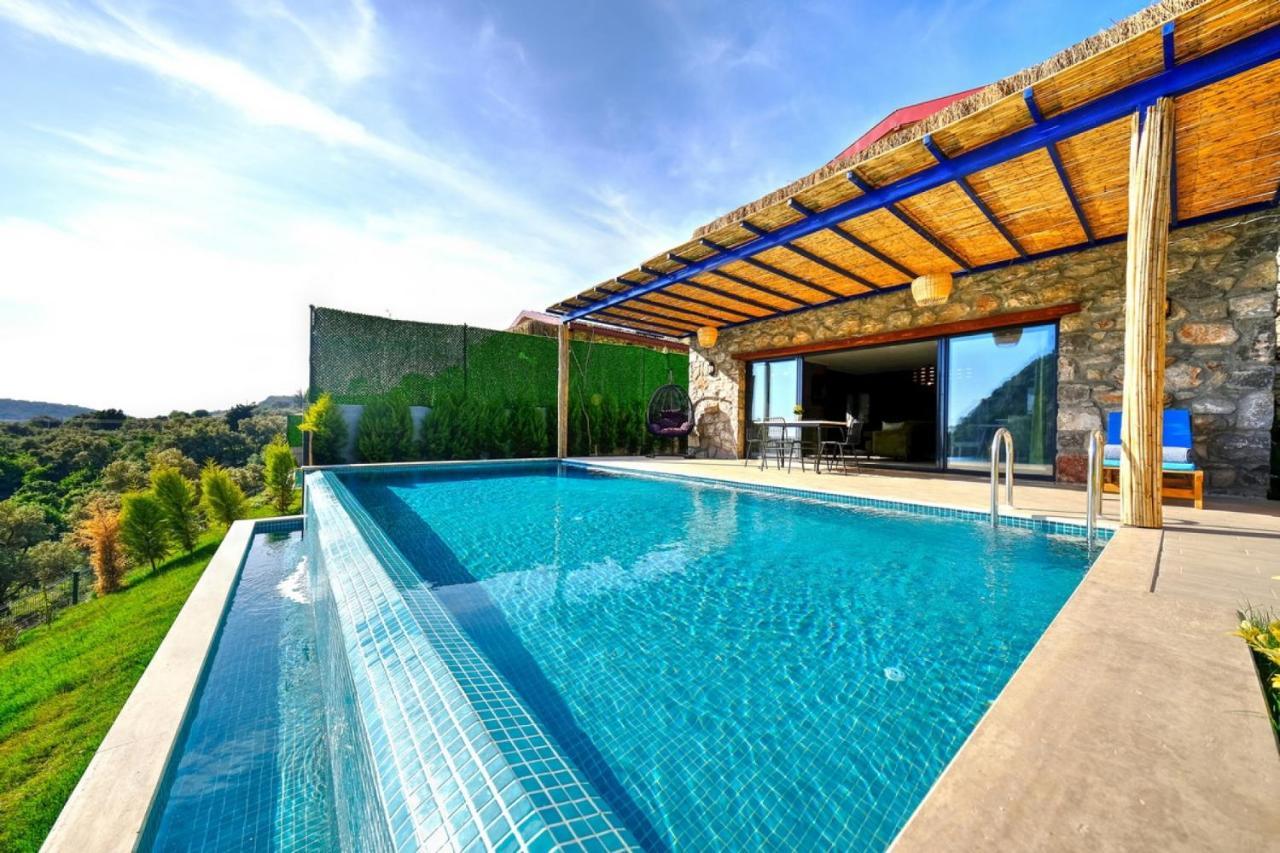 Cardin Villa *