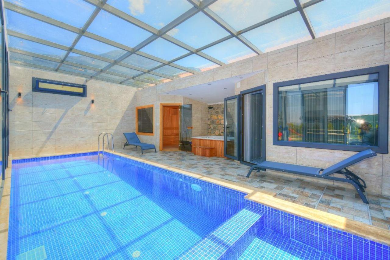Massa Villa *