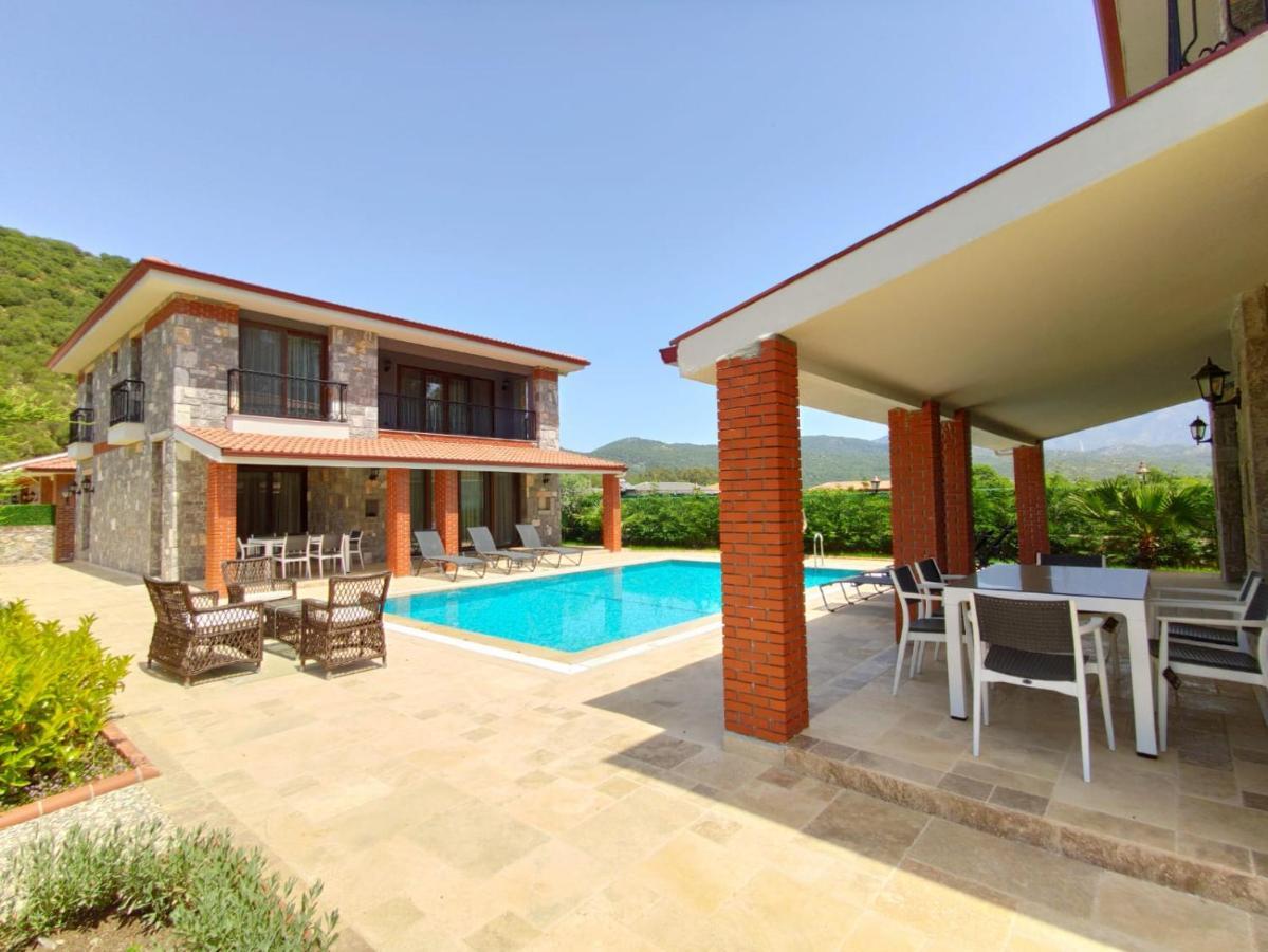 Villa Huema - 6 Bedroom In Kayakoey Oeluedeniz Fethiye