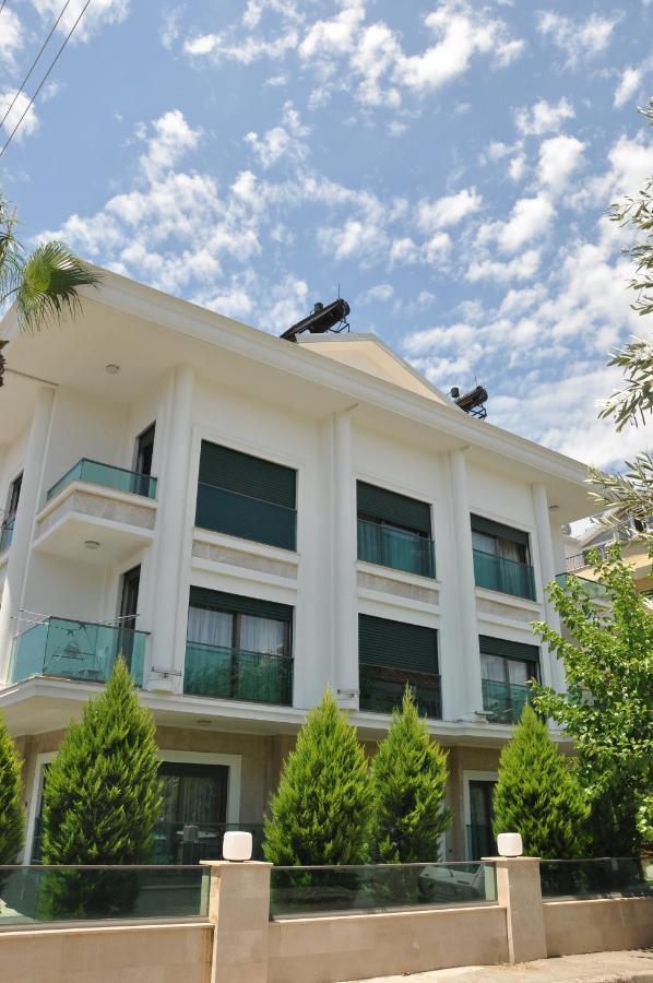 Aparthotel X *
