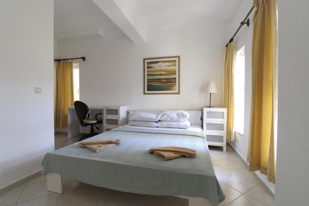 Sunset Beach Club Coral 5
