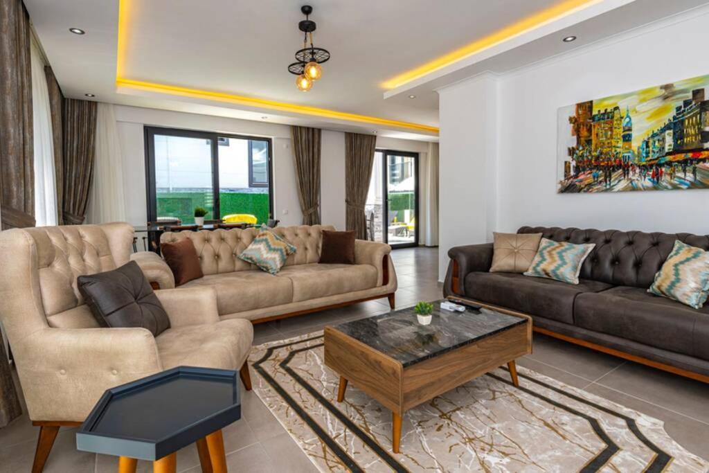 Violet - 4 Bedroom Holiday Villa In Oeluedeniz Fethiye