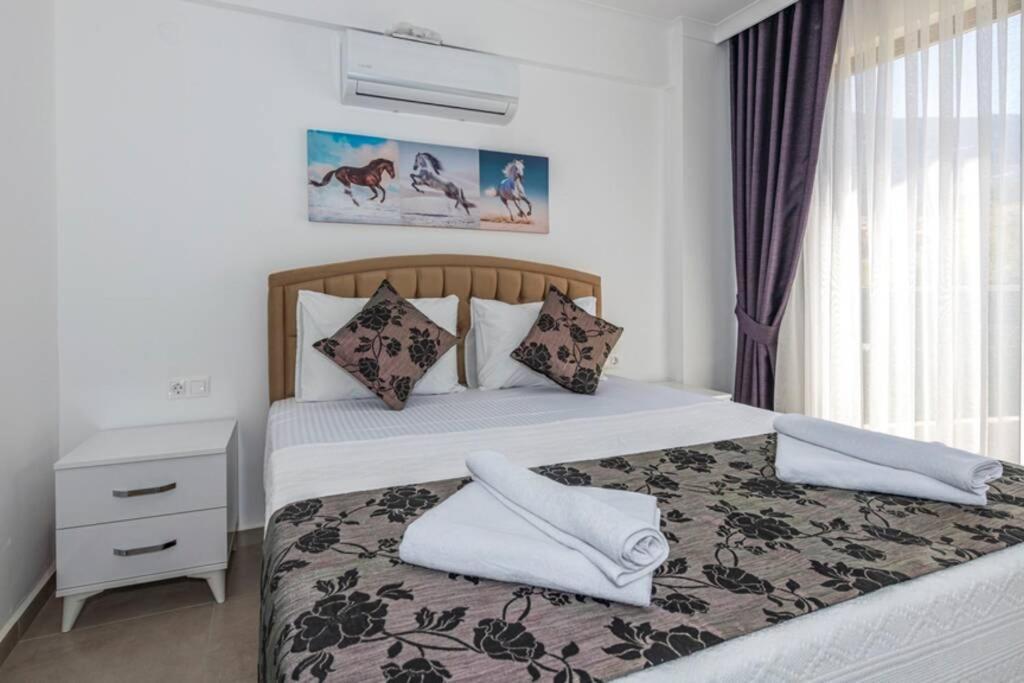 Villa Violet - 4 Bedroom Holiday Villa In Oeluedeniz Fethiye