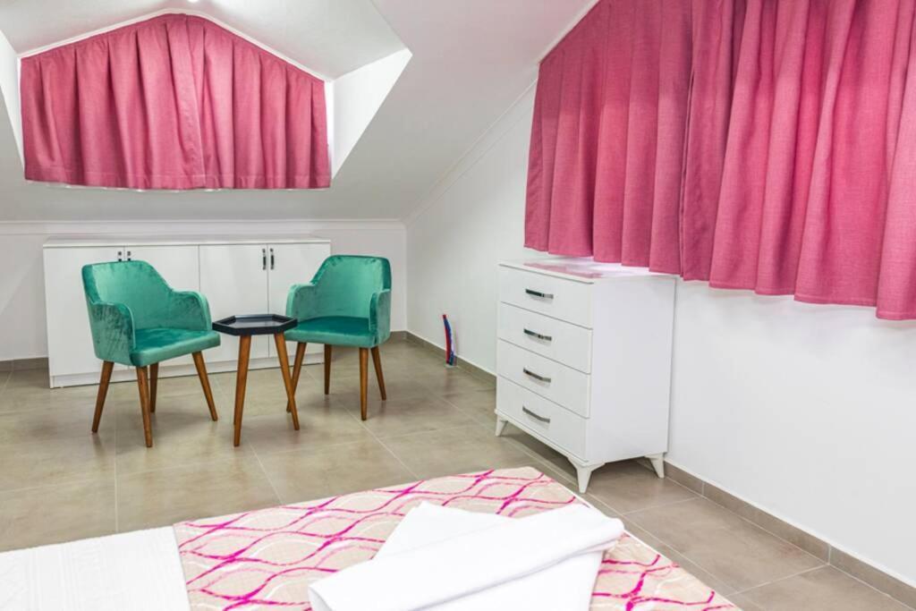 Violet - 4 Bedroom Holiday Villa In Oeluedeniz * Fethiye