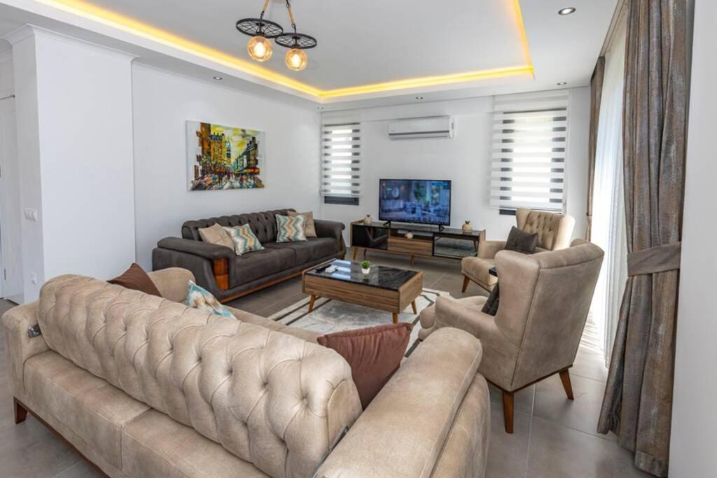 Violet - 4 Bedroom Holiday Villa In Oeluedeniz