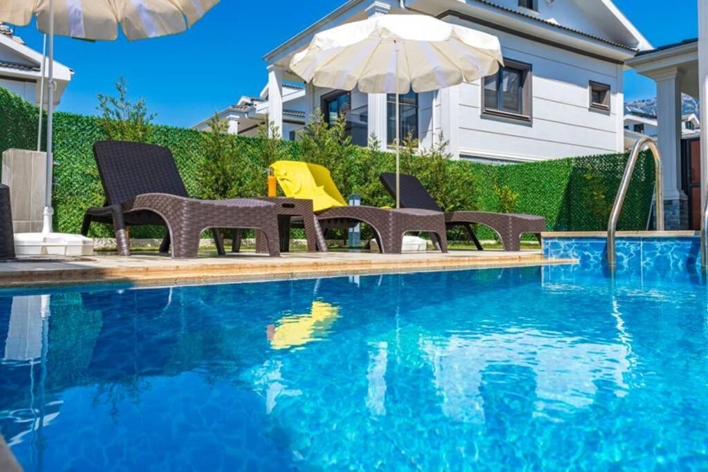 Violet - 4 Bedroom Holiday Villa In Oeluedeniz Villa Fethiye