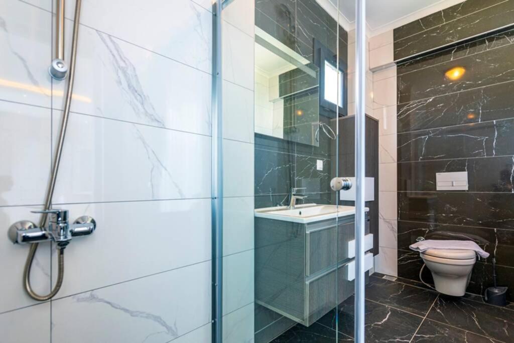 Violet - 4 Bedroom Holiday Villa In Oeluedeniz Villa *
