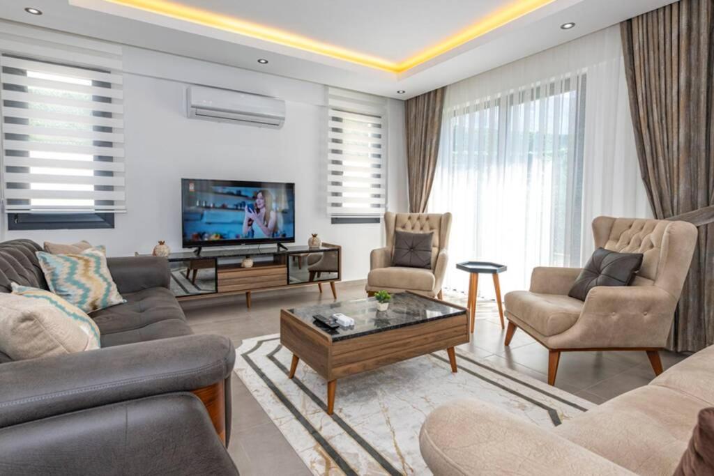 Villa Violet - 4 Bedroom Holiday Villa In Oeluedeniz *