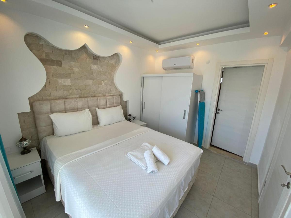 White House, 4 Bedroom, Large Private Pool, Close To Amenities *