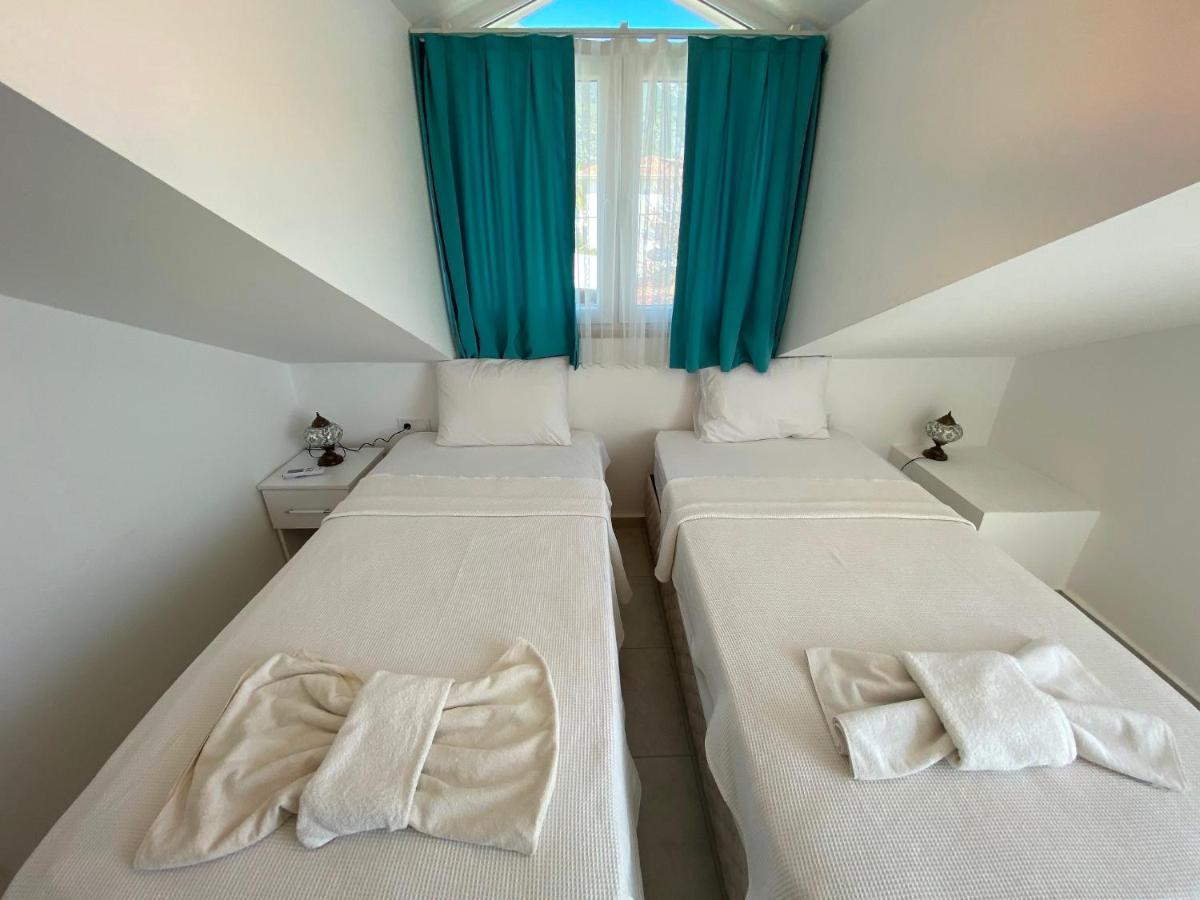 Villa White House, 4 Bedroom, Large Private Pool, Close To Amenities *