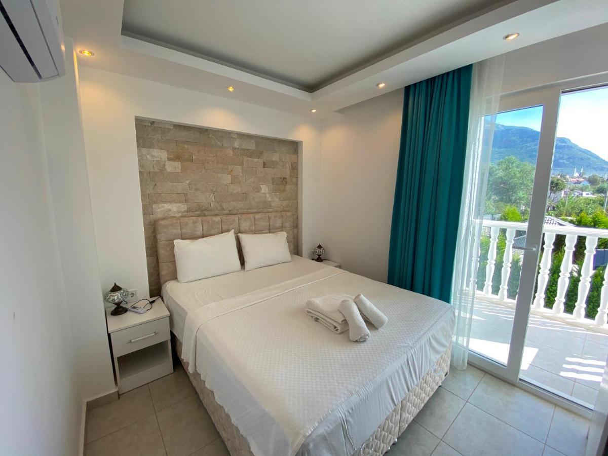 White House, 4 Bedroom, Large Private Pool, Close To Amenities *