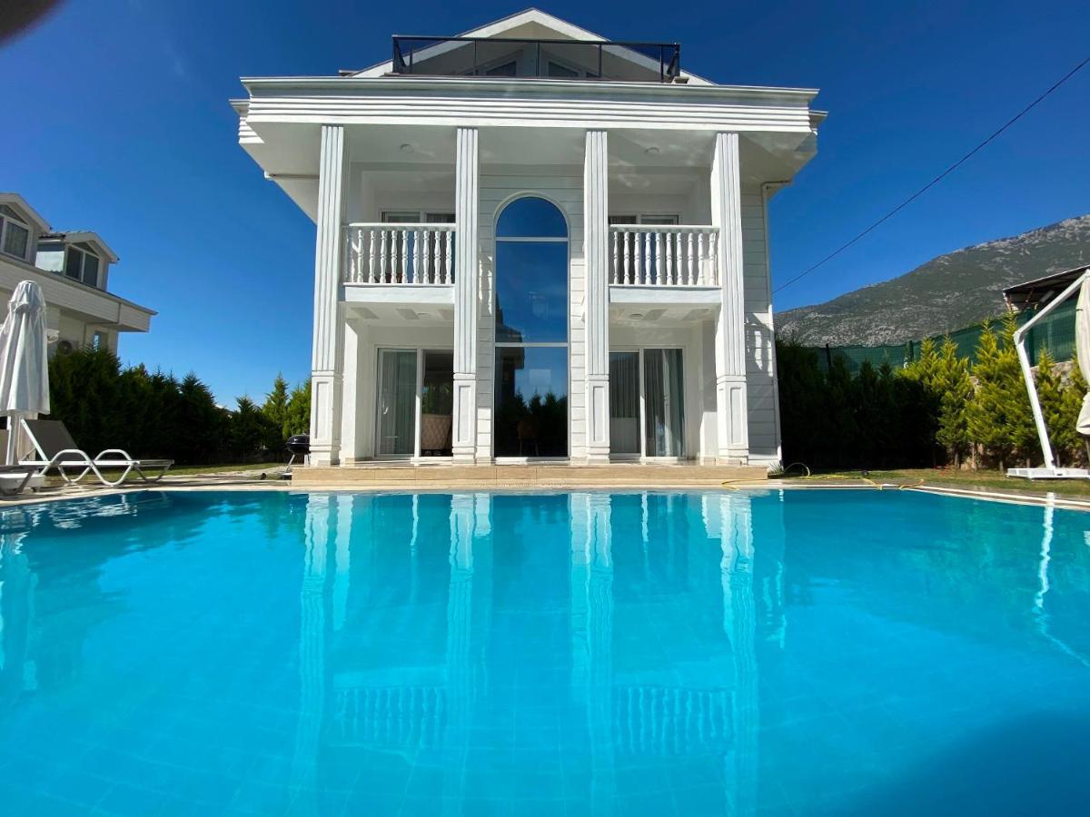 Villa White House, 4 Bedroom, Large Private Pool, Close To Amenities Fethiye