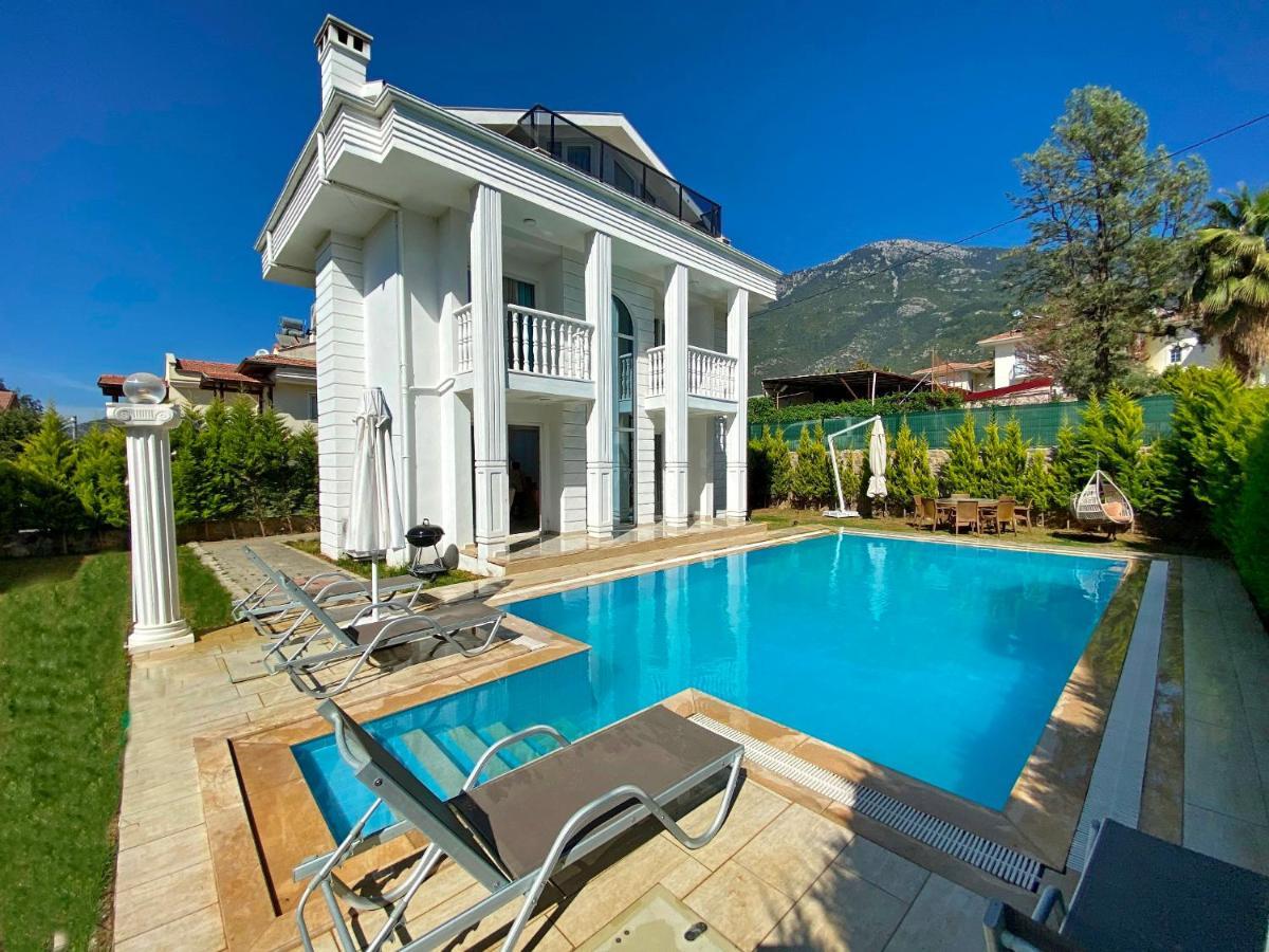 White House, 4 Bedroom, Large Private Pool, Close To Amenities Fethiye