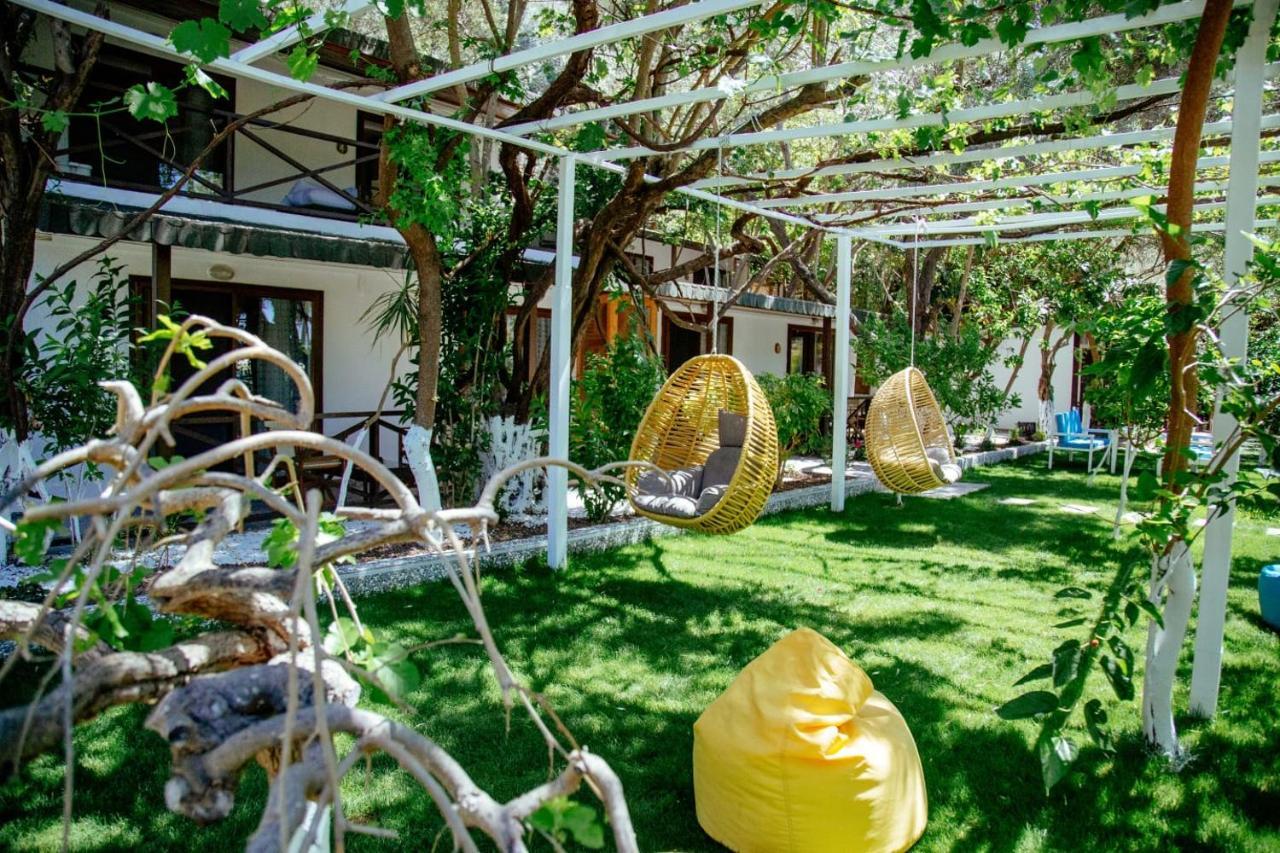 Lagoon Boutique Hotel *