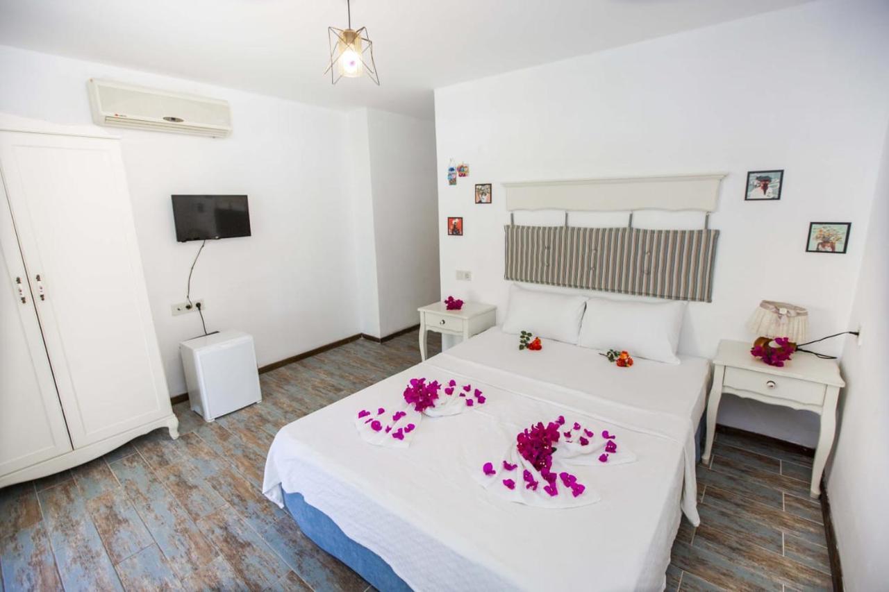 Lagoon Boutique Hotel *