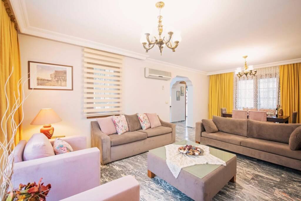 Villa Aybek *