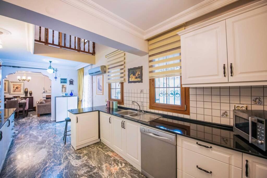 Villa Aybek *