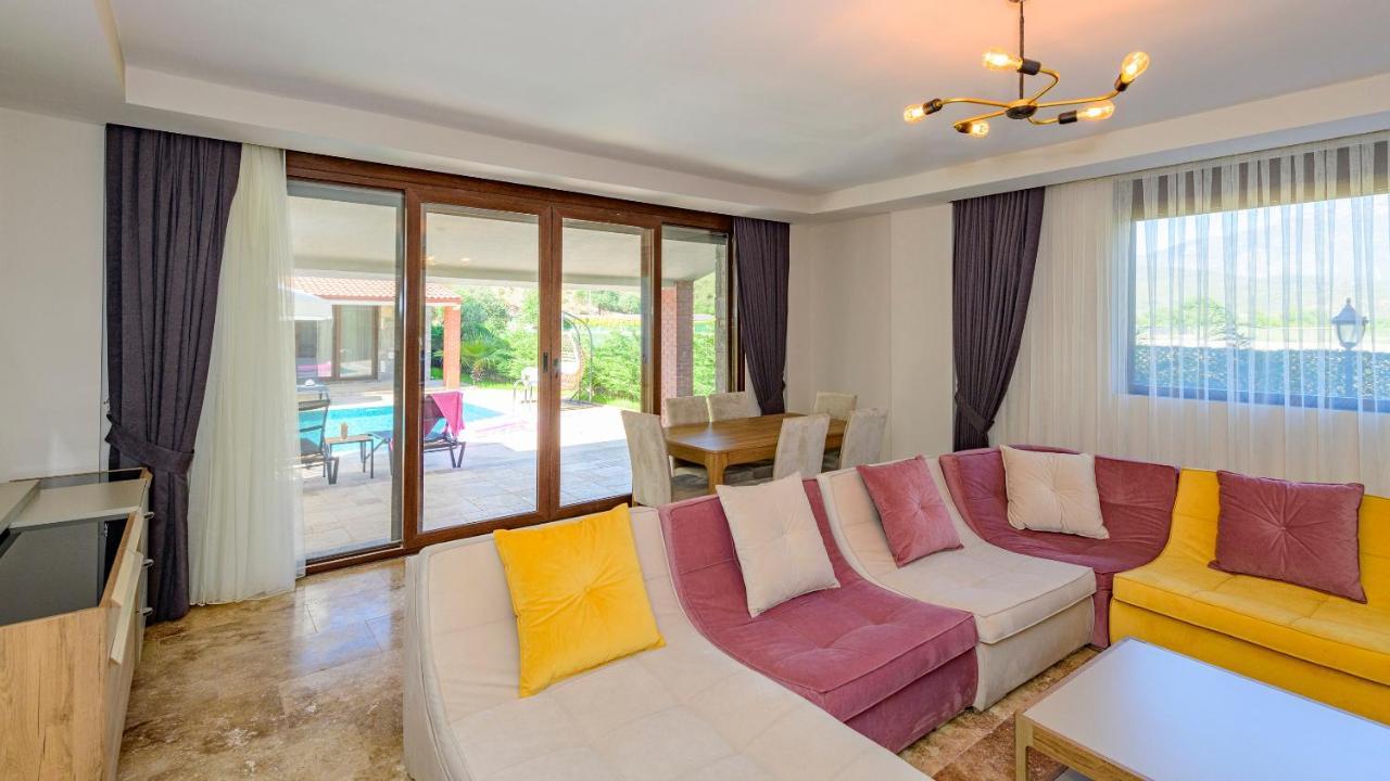 Huema - 6 Bedroom In Kayakoey Oeluedeniz Villa
