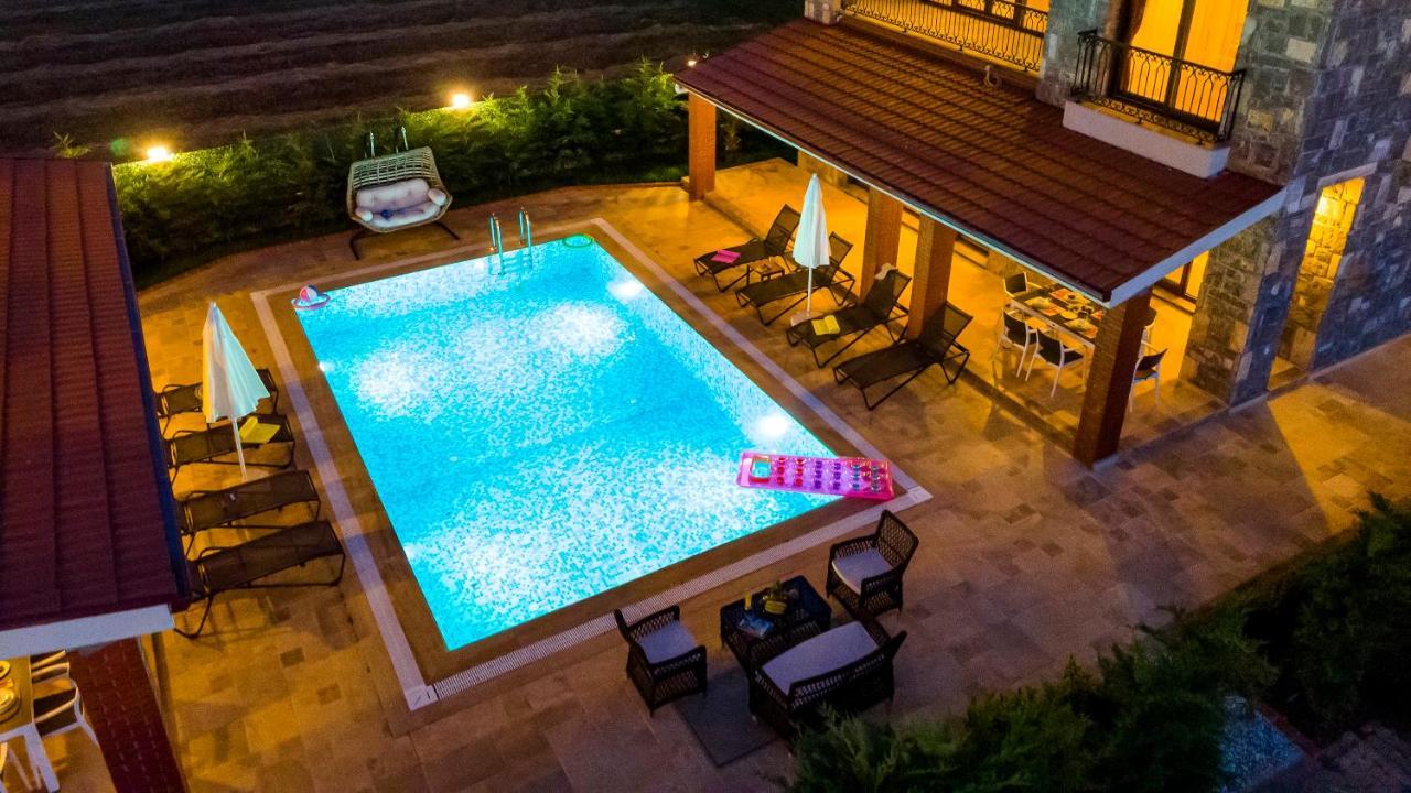 Huema - 6 Bedroom In Kayakoey Oeluedeniz Villa Fethiye