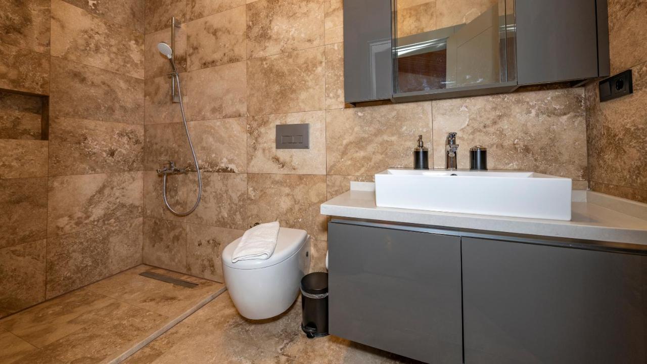Villa Arzu - 3 Bedroom In Kayakoey Oeluedeniz