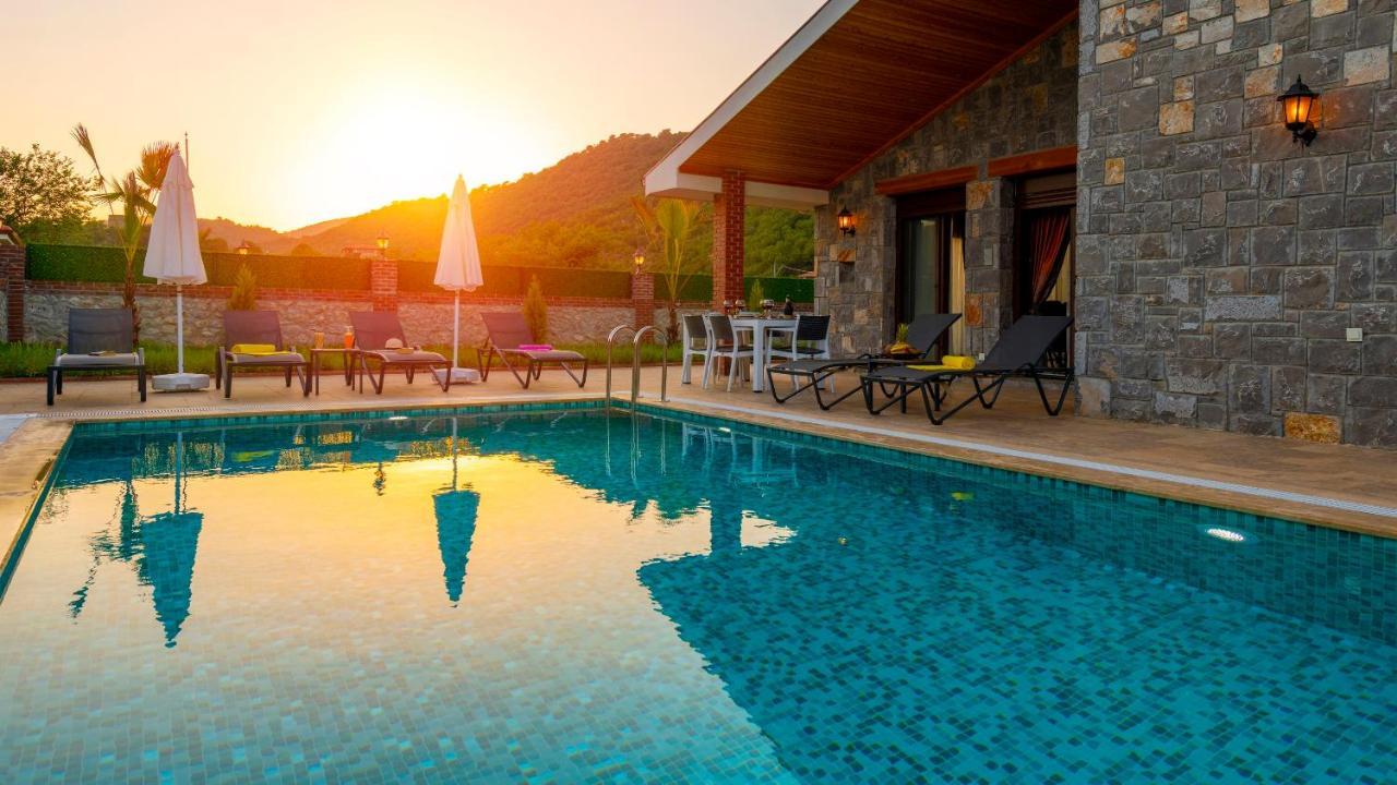 Villa Arzu - 3 Bedroom In Kayakoey Oeluedeniz Fethiye