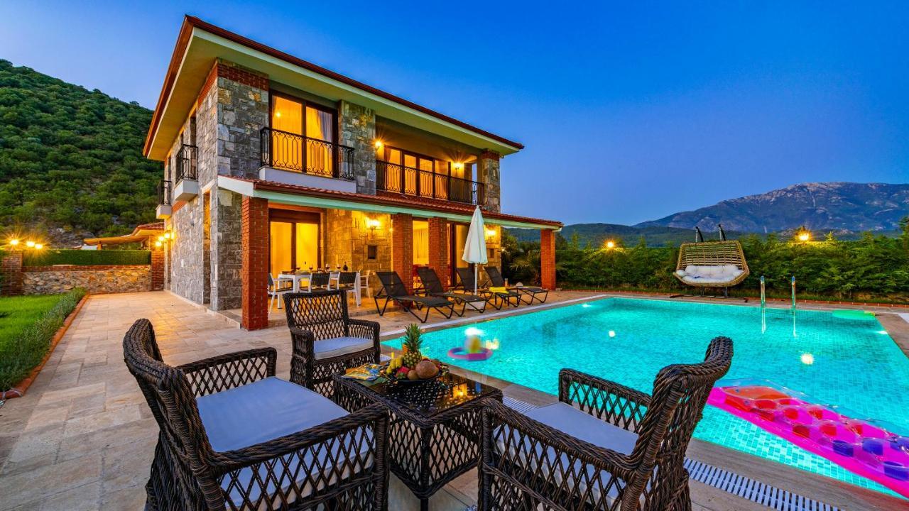 Villa Huema - 6 Bedroom In Kayakoey Oeluedeniz Fethiye