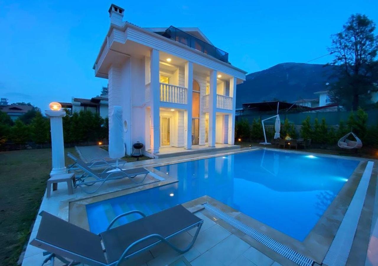 White House, 4 Bedroom, Large Private Pool, Close To Amenities Villa Fethiye