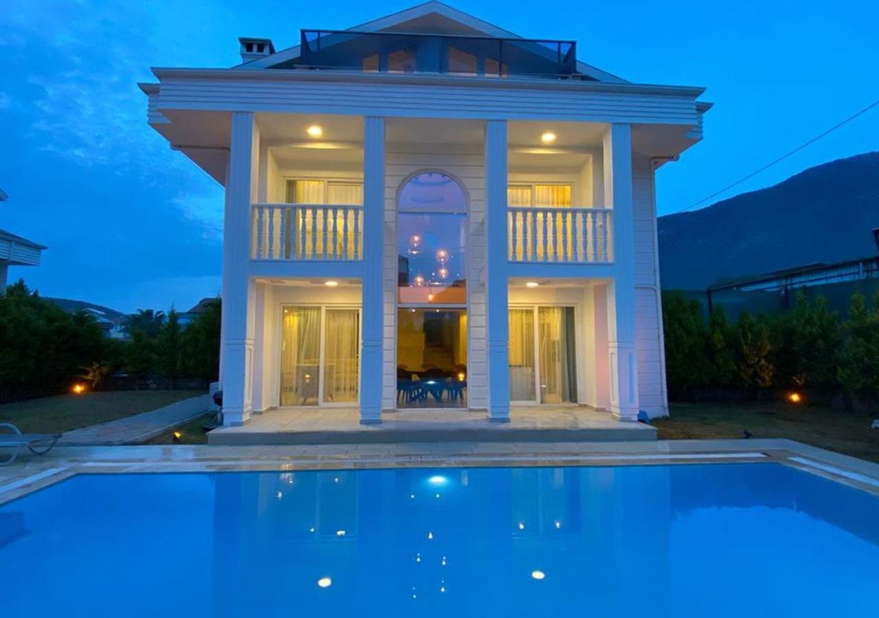 White House, 4 Bedroom, Large Private Pool, Close To Amenities Fethiye