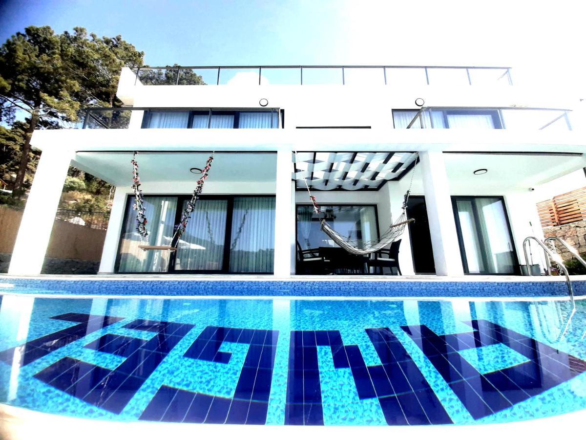 Rosy Sunset Villa