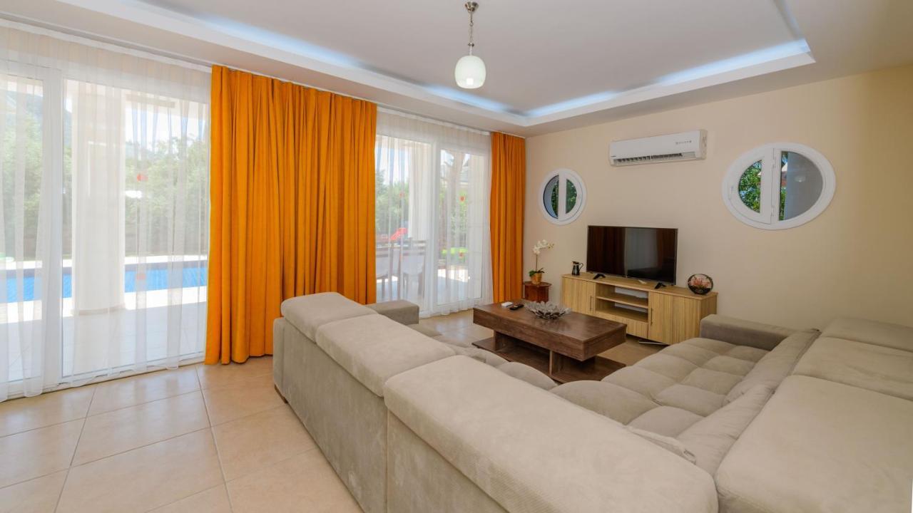 Villa Musa - 5 Bedroom In Hisaronu