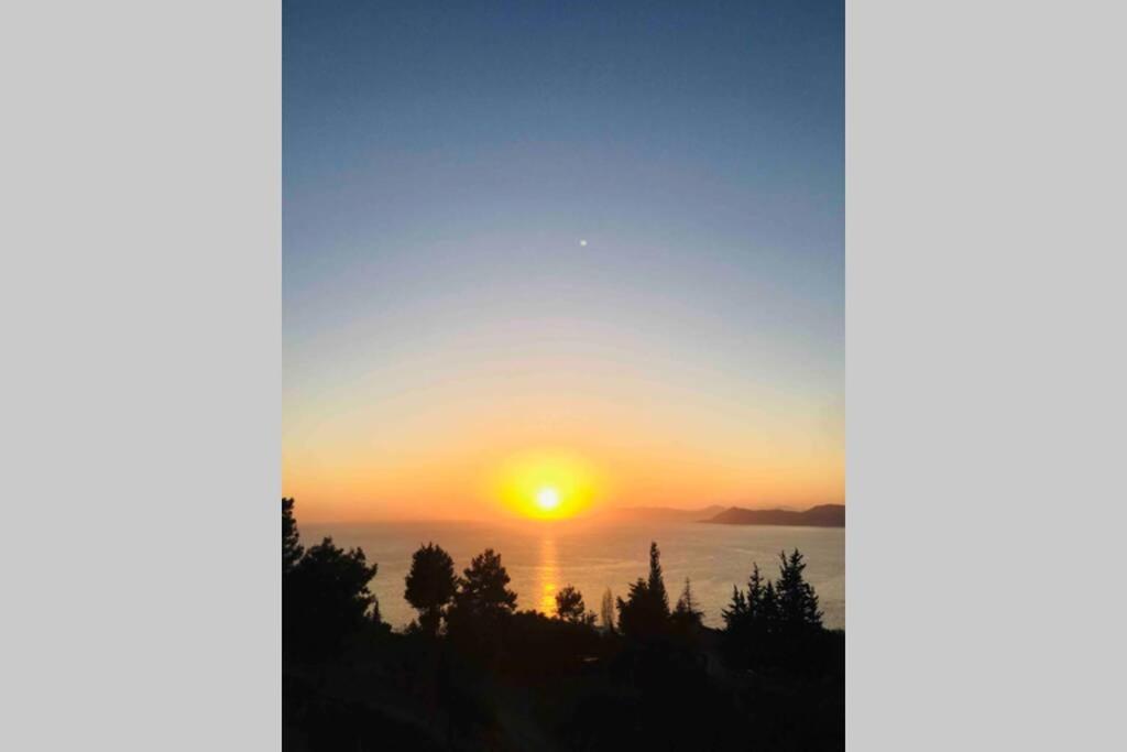 Rosy Sunset Villa *
