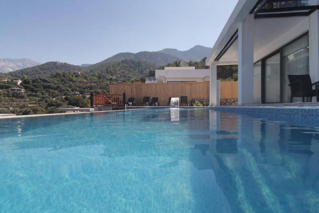 Rosy Sunset Villa