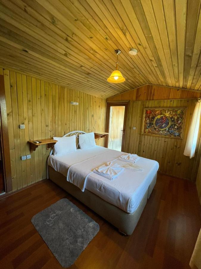 Tree Otel *