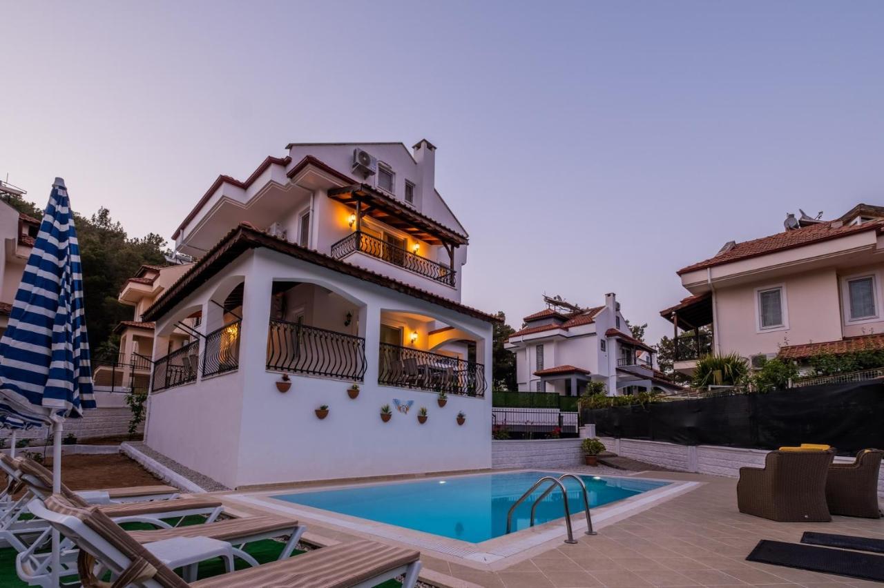 Sunday By Solo At Hisarönü Center Fethiye