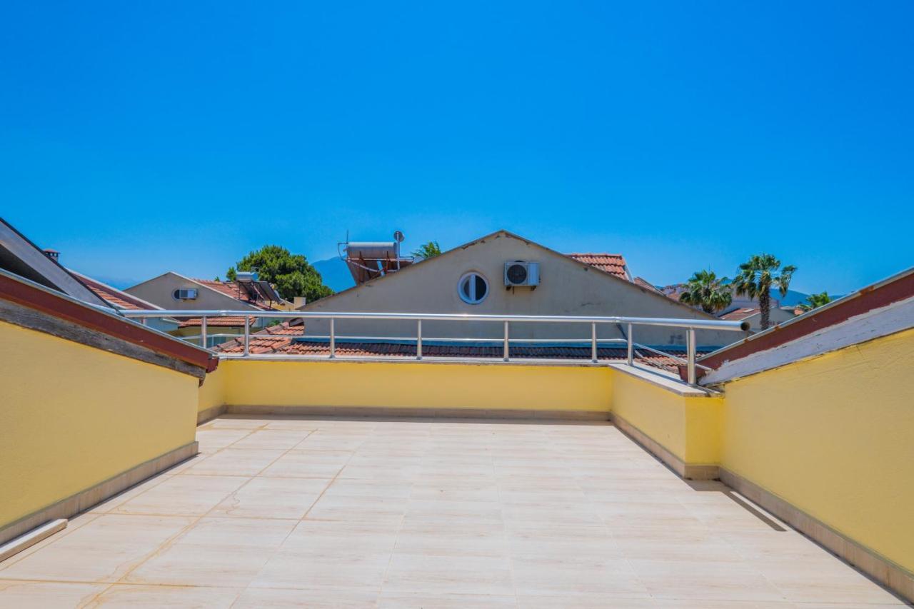 Villa Rose Calis *