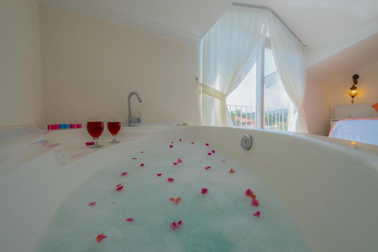 Infinity Beyaz Villa Fethiye