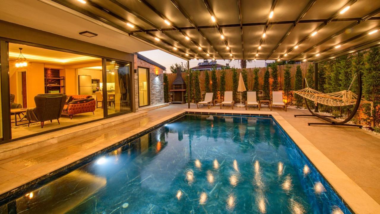 Soeguet 1 - 4 Bedroom With Jacuzzi In Villa Fethiye