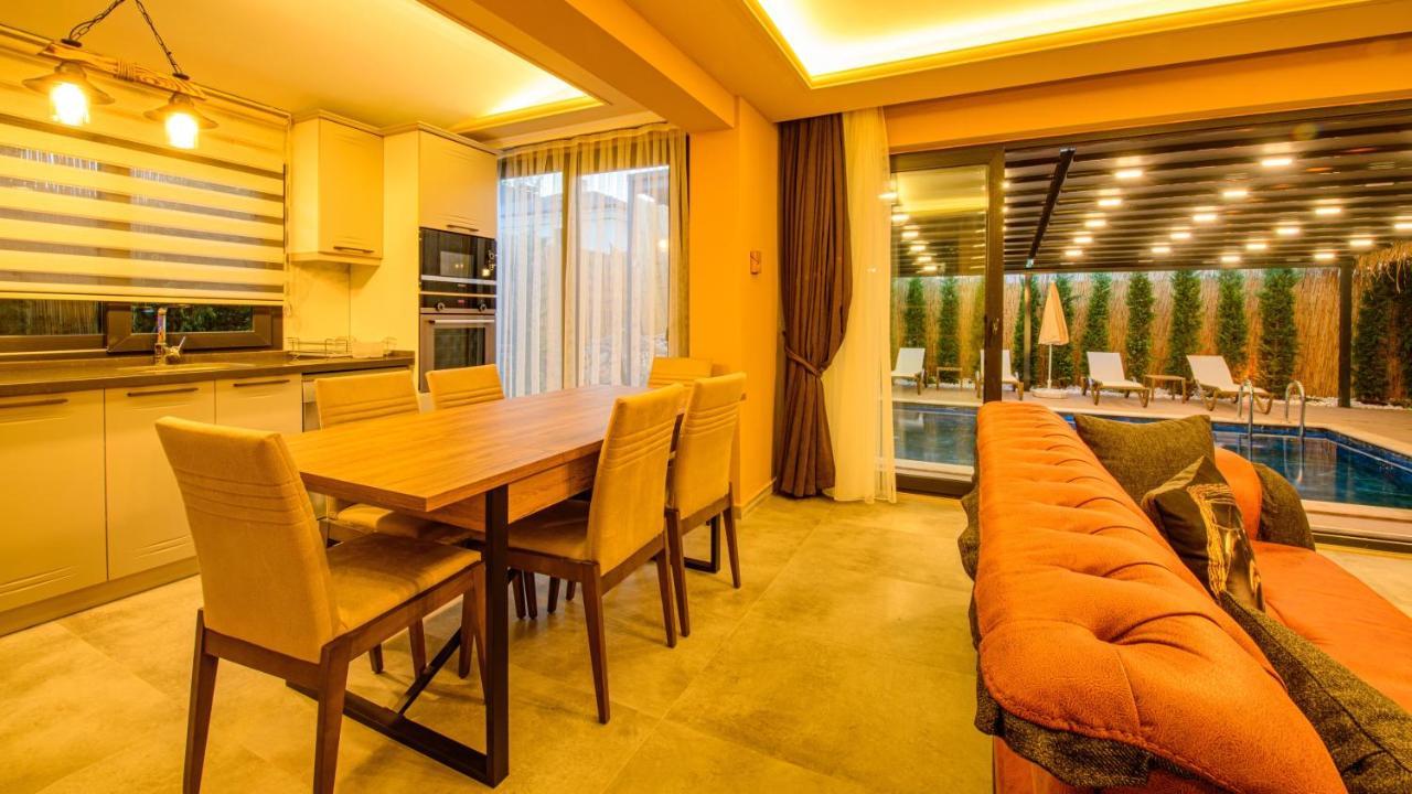 Soeguet 3 - 4 Bedroom With Jacuzzi In Fethiye
