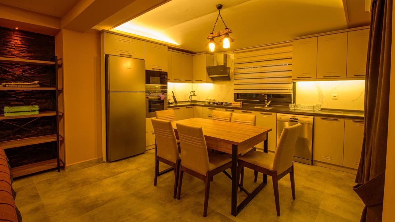 Soeguet 1 - 4 Bedroom With Jacuzzi In Villa Fethiye