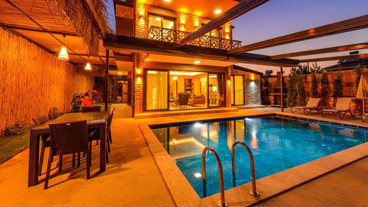 Soeguet 1 - 4 Bedroom With Jacuzzi In Villa Fethiye