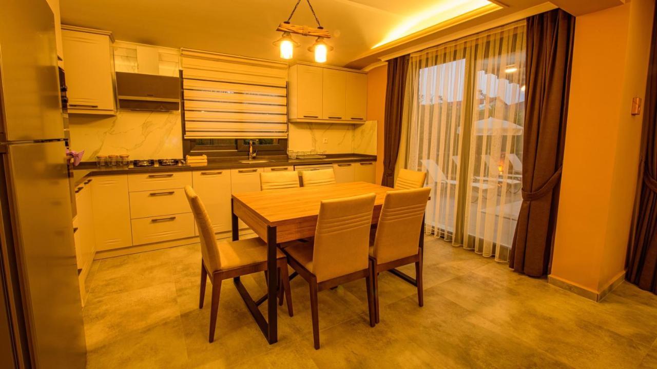 Soeguet 2 - 4 Bedroom With Jacuzzi In * Fethiye