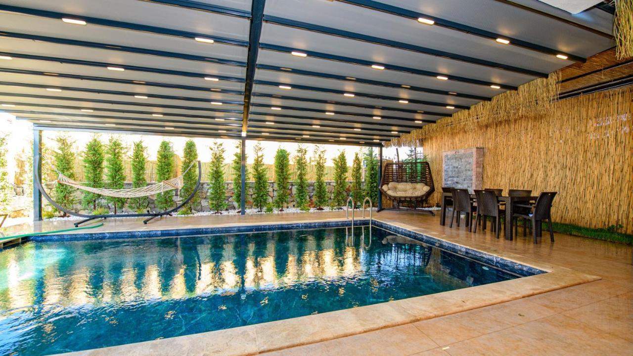 Soeguet 3 - 4 Bedroom With Jacuzzi In Villa Fethiye