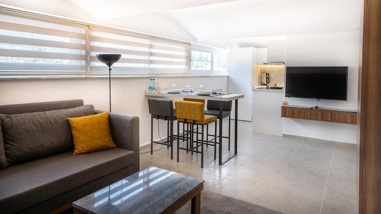 Midpoint Apartment *