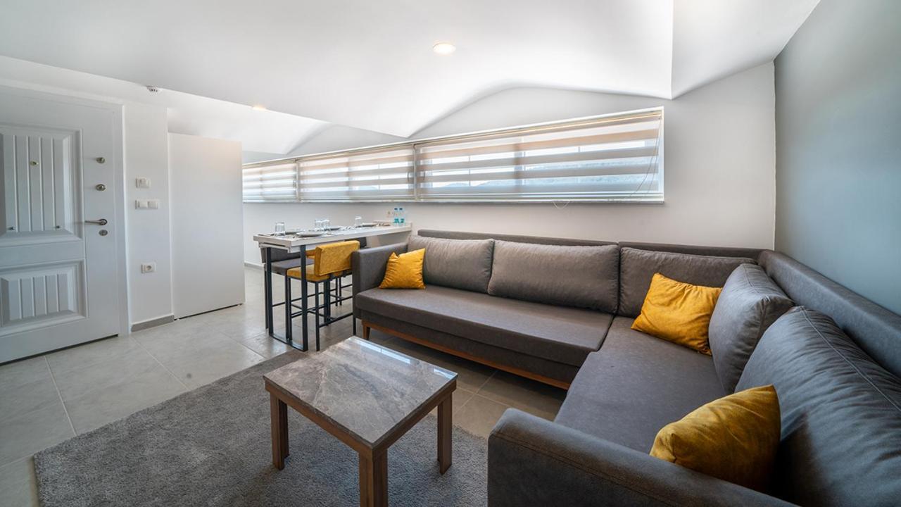 Midpoint Apartment