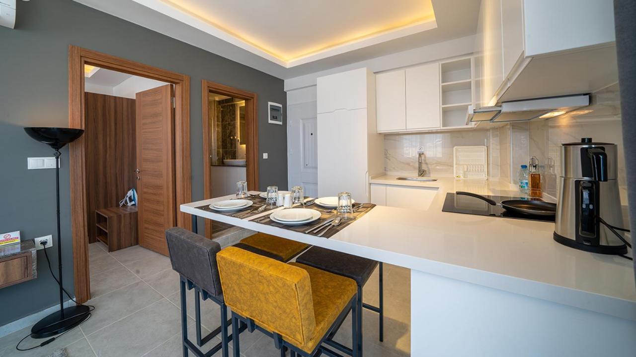 Midpoint Apartment