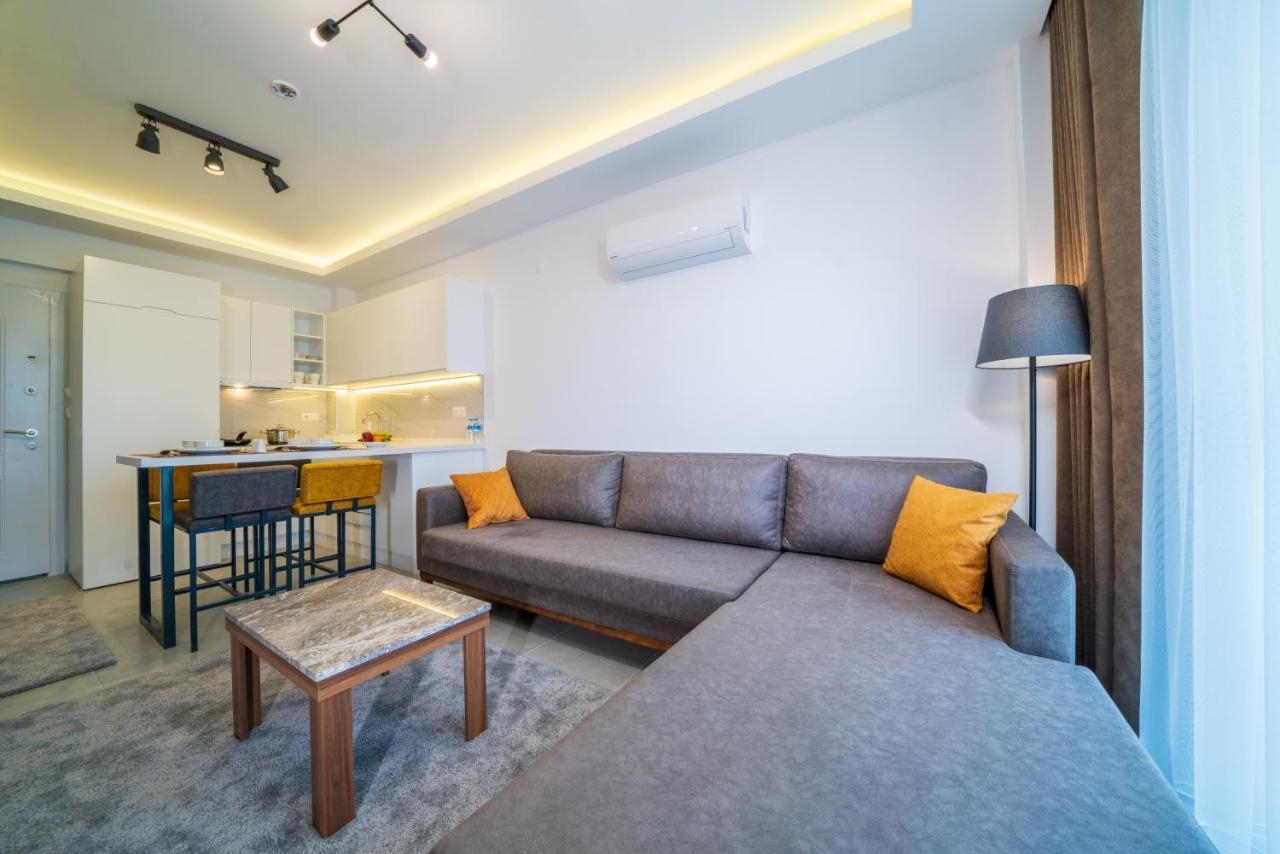 Midpoint Apartment