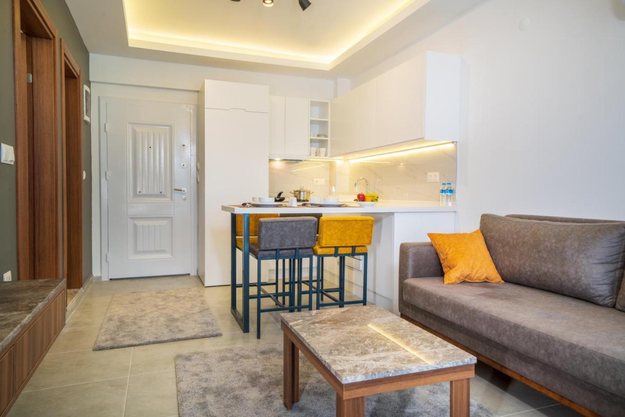 Midpoint Apartment *