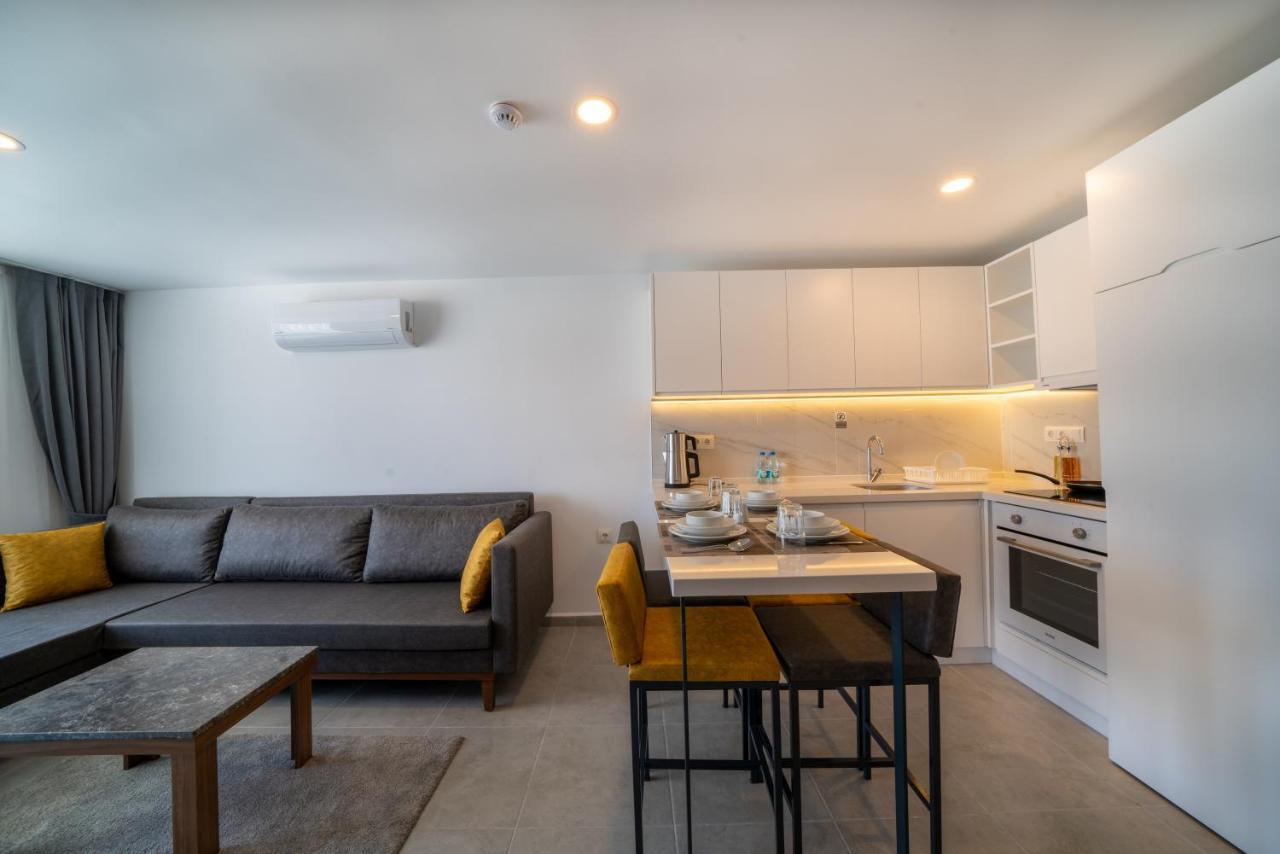 Midpoint Apartment *