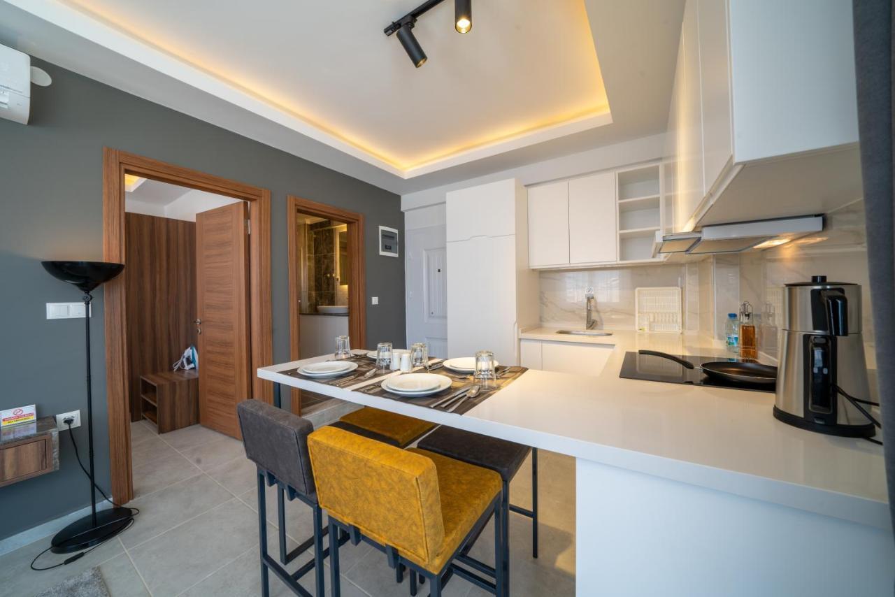 Apartment Midpoint